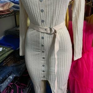 Long Sleeve party dress, very classy brand new!